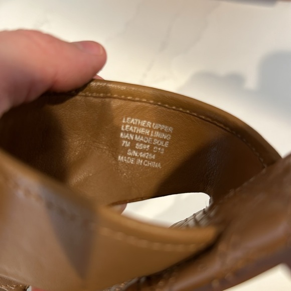 Tory Burch Fleming Quilted Flat Thong Sandal in Tan Size 7 - Picture 4 of 7